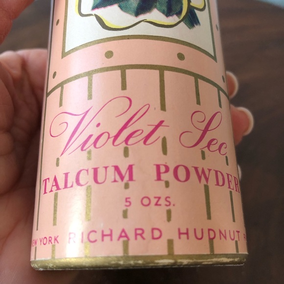 Two 1950’s vintage powders - one for your face and the other for your body! - Picture 16 of 16
